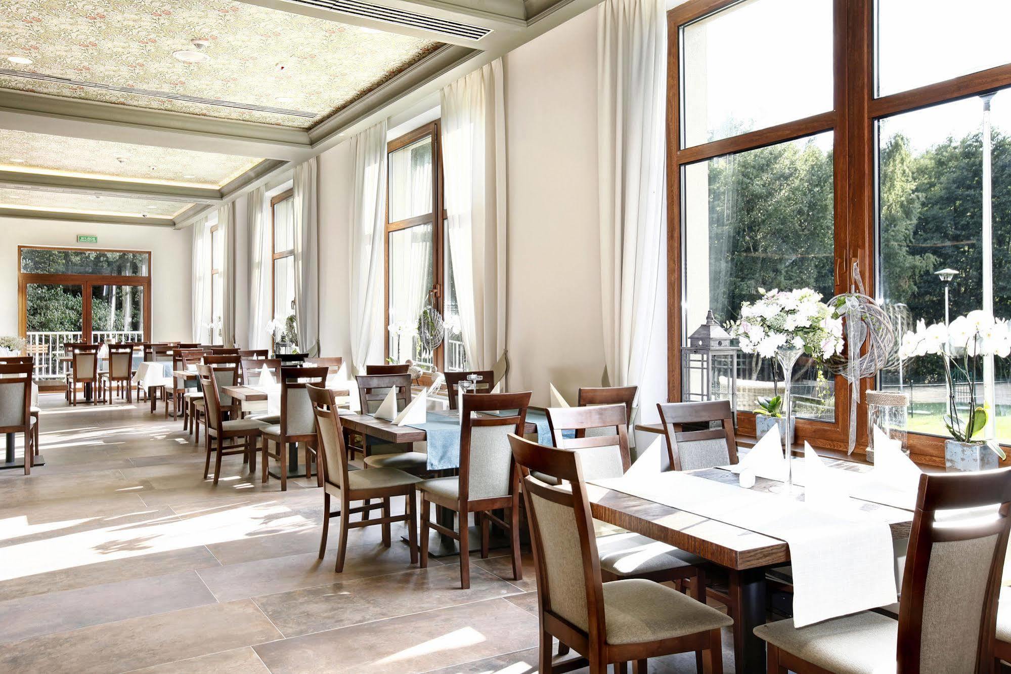 Hotel Aubrecht Country Spa Resort 프셰흘레보 외부 사진